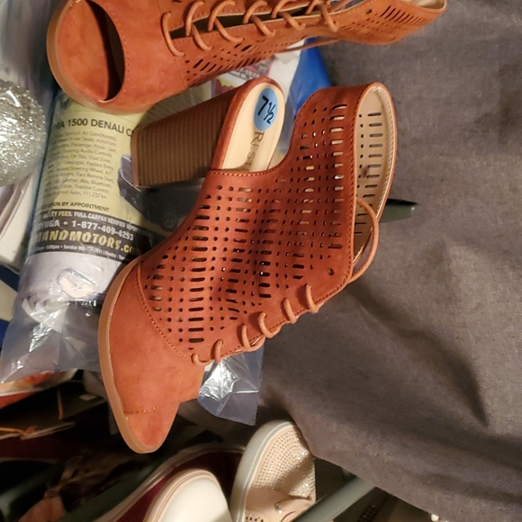 Shoes - Picture 5 of 5